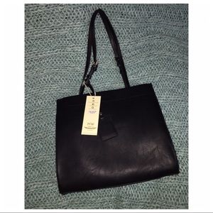 black tote